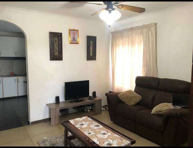 3 BEDROOM FREEHOLD RENTED IN NEWLANDS EAST